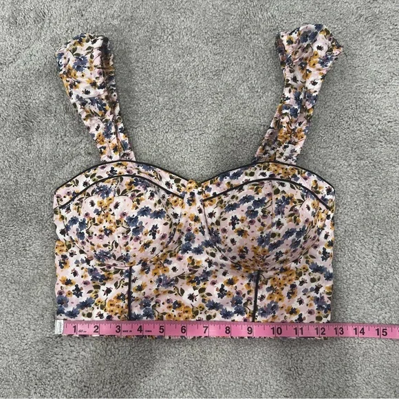 B.O.G. Collective Women’s Sz XS Pink w/Blue and Yellow Floral Print Crop Top NWT - Picture 4 of 8